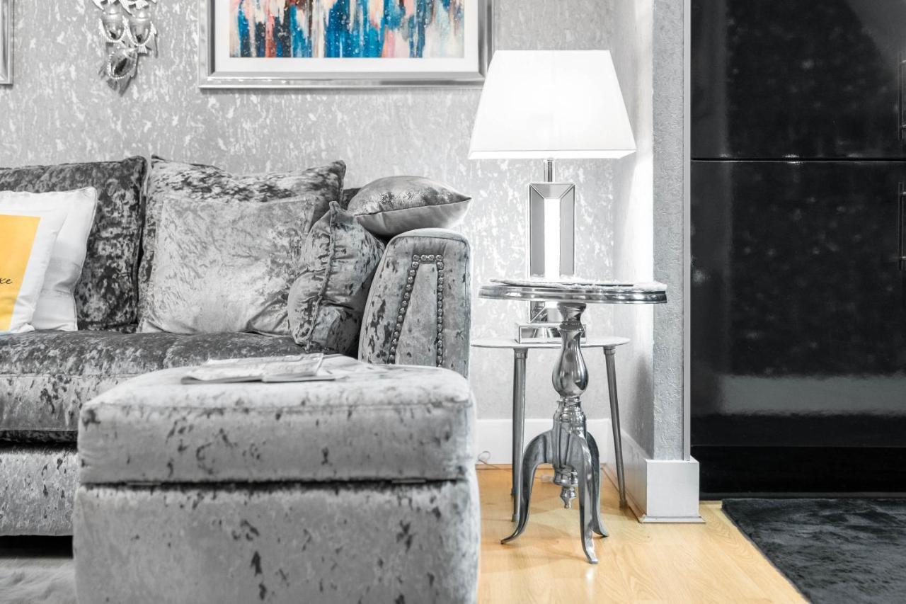 Luxury City Centre Apartment - Parking - Smart Tv - Wifi - Intercom Birmingham Dış mekan fotoğraf
