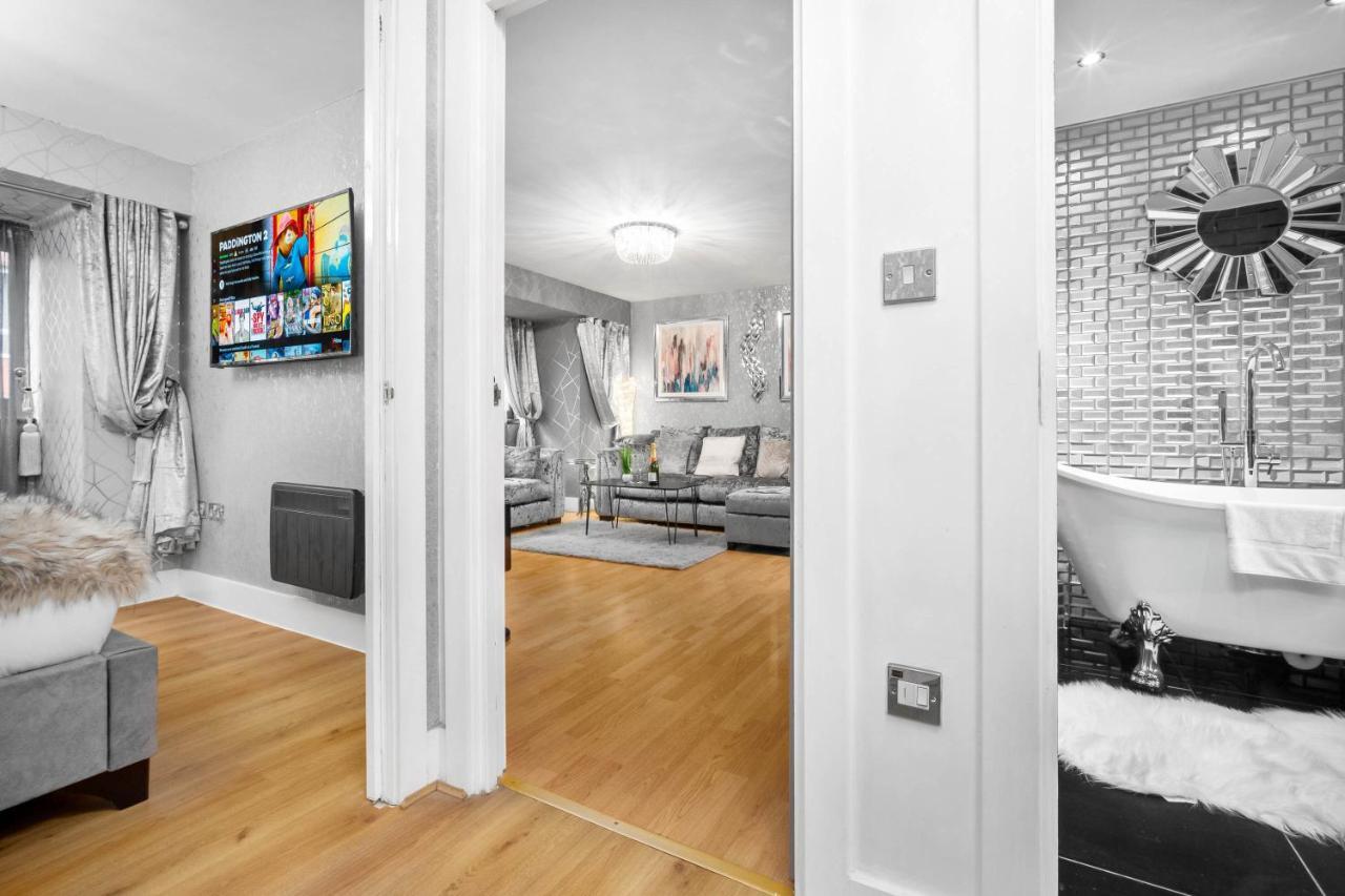 Luxury City Centre Apartment - Parking - Smart Tv - Wifi - Intercom Birmingham Dış mekan fotoğraf